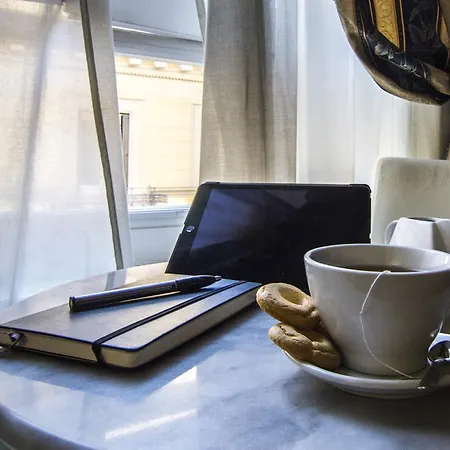 Oda ve Kahvaltı Rosmini 2*